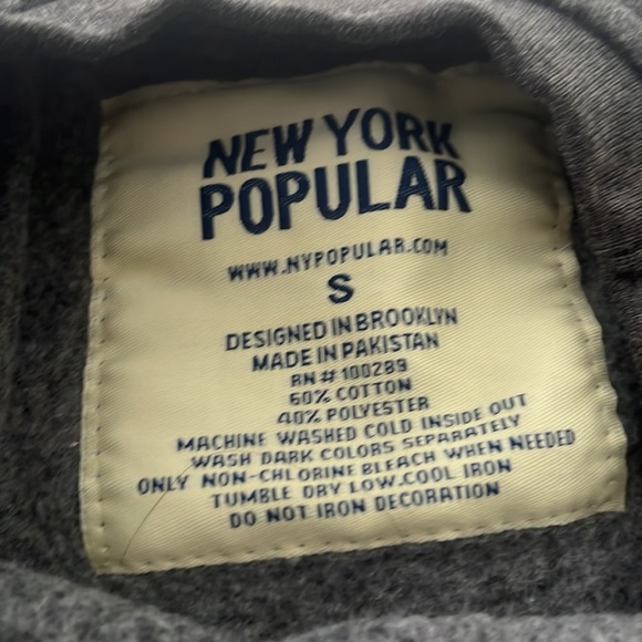 New York embroidered sweatshirt - Picture 3 of 5